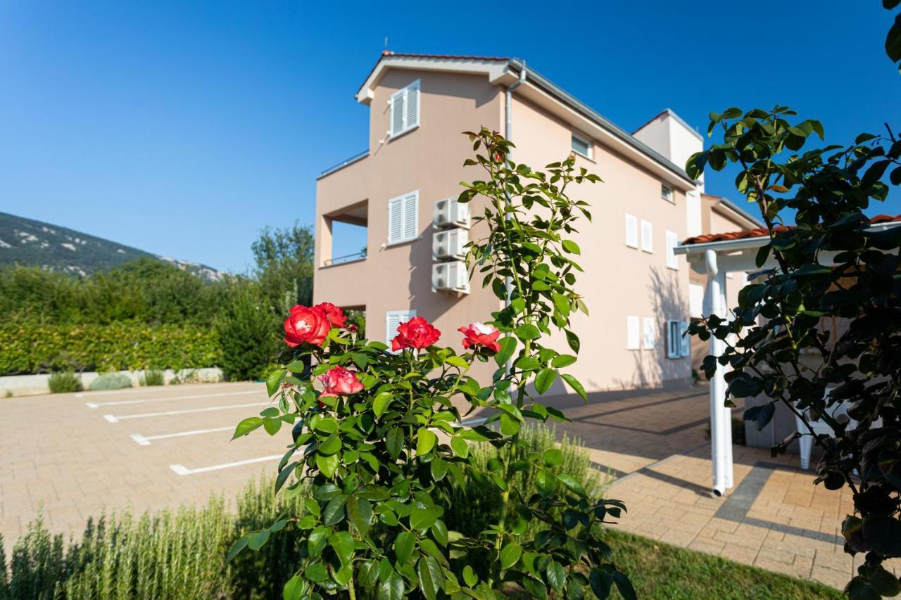 Apartments Crnekovic Jasna Башка Экстерьер фото